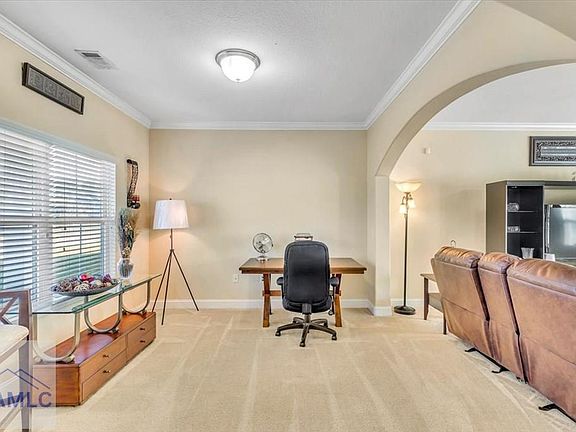 5th image of 1077 Marne Blvd