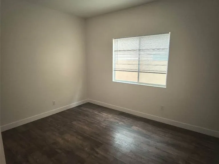 9725 Pima Point Ave — Photo 25