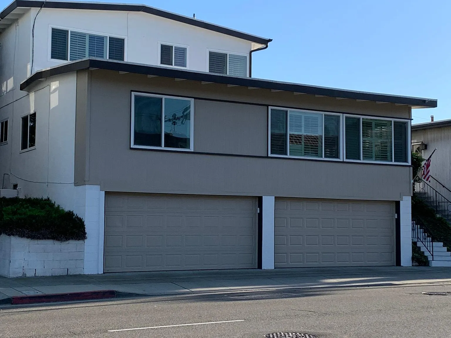 2 bed, 870 sqft, $3,950 — Photo 1
