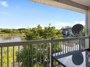 858 Amanda Ln #858, Pontiac, MI 48340