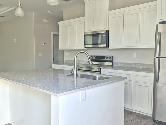 3rd image of 1304 Petri Dr #4