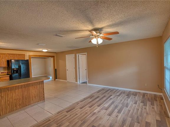 3rd image of 417 Dogwood Ave