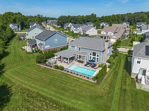 2nd image of 8153 Lilium Way
