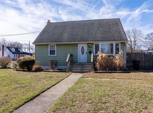30 Gail Dr, Ronkonkoma, NY 11779