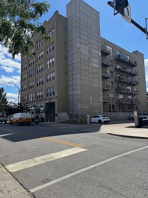 1 bed, 689 sqft, $1,300 — Photo 1
