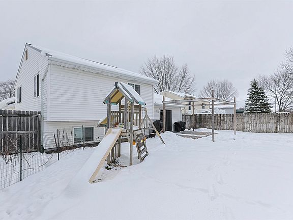 2nd image of 813 Lovechio Dr