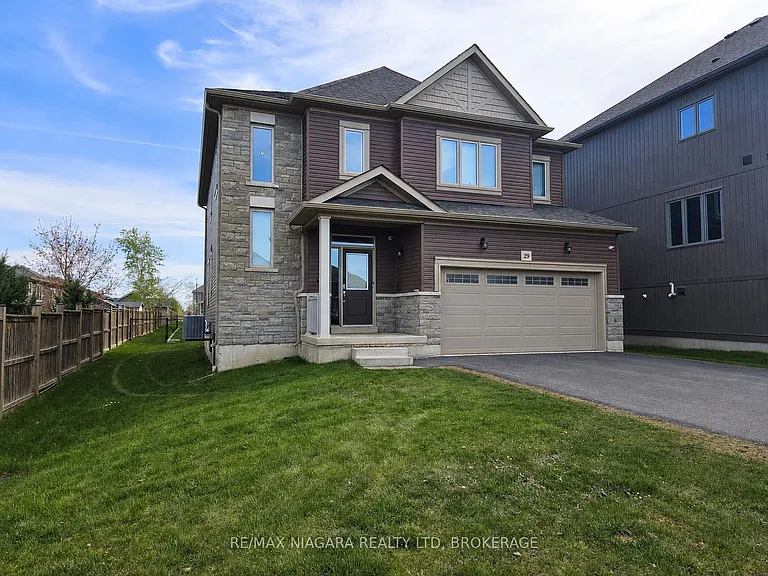 29 Oriole Cres — Photo 1