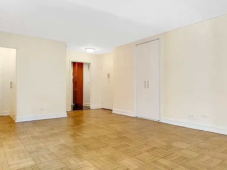 888 8th Ave #7S — Photo 2