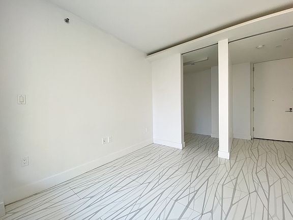 4th image of 318 Pleasant Ave #3AA