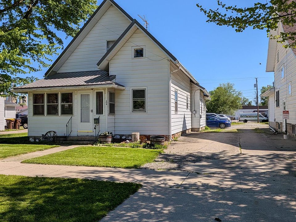 1st image of 209 S Main St