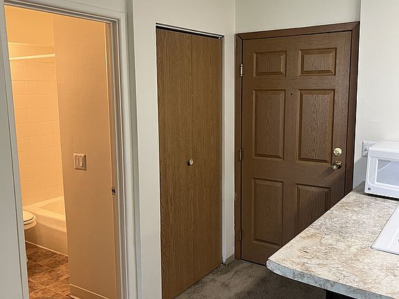 4th image of 2240 Skillman Ave E #17312593