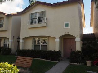 10807 NW 8th St, Pembroke Pines, FL 33026