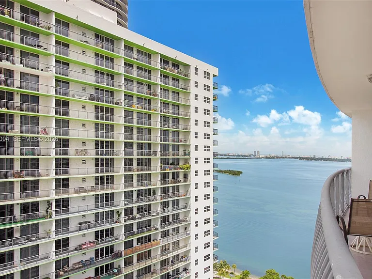 1750 N Bayshore Dr #3111 — Photo 8