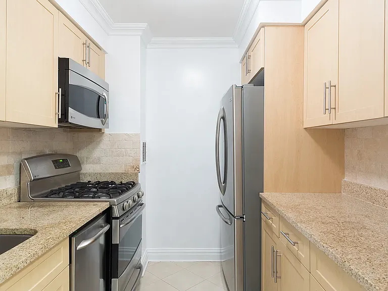 210 W 89th St #4F — Photo 1