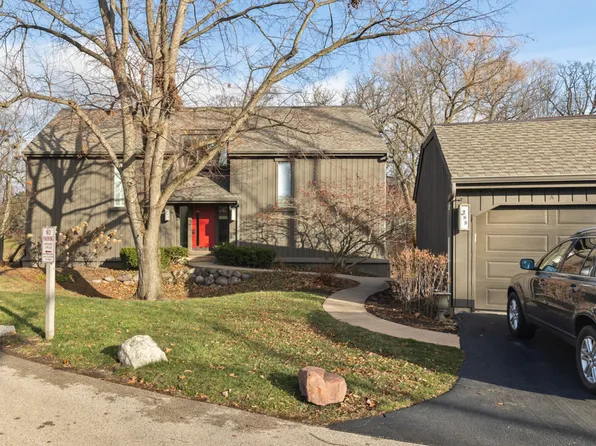 288 Hilltop Ct APT D, Lake Barrington, IL 60010