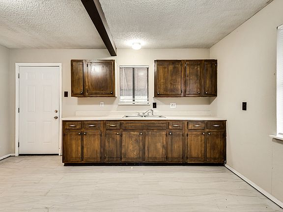5th image of 715 Eastham Ln APT A