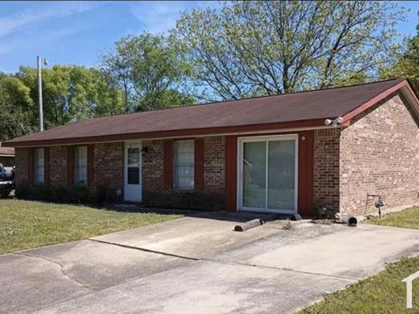 32 Carriage House Rd SW, Bessemer, AL 35022