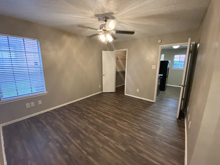 Walnut Creek Apartments — Photo 100