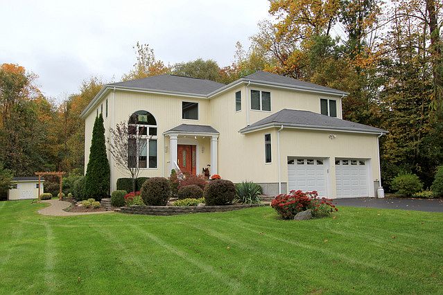 1st image of 2465 Pinetree Pl