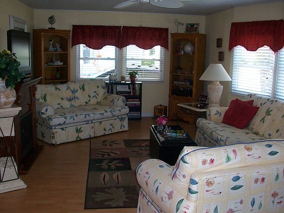 2nd image of 203 Palo Verde Dr