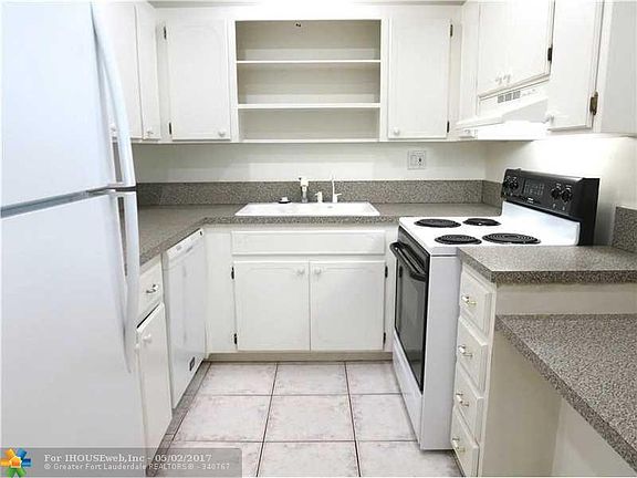 2nd image of 5911 NE 14th Ln APT 406