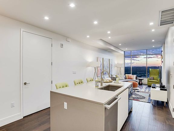3rd image of 501 West Ave #3202