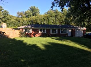 816 Country View Dr, Dayton, OH 45430