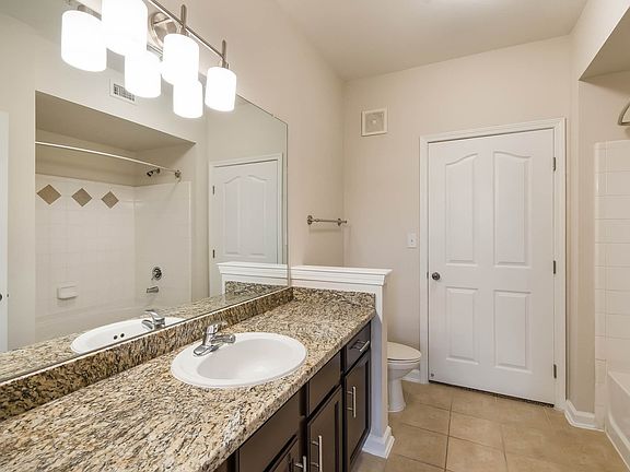 5th image of 200 Northpines Dr APT 1026