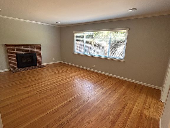 2nd image of 120 Alma St APT 4