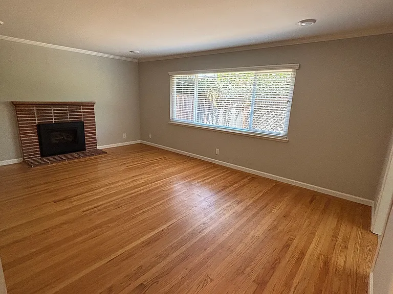 120 Alma St #4 — Photo 2
