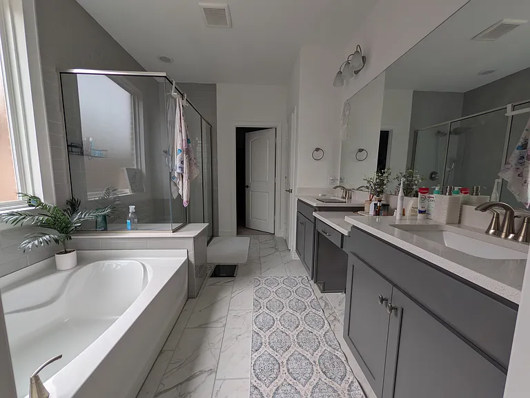 1528 Woodhaven Dr — Photo 8