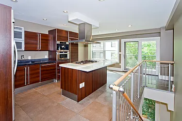 Sold by Isen & Company : Real Estate Advisors
