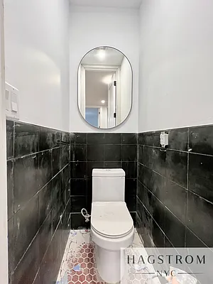 Rented by Hagstrom Management Inc | media 10