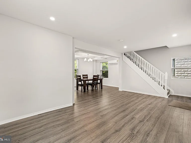 30 Keystone Ave — Photo 7
