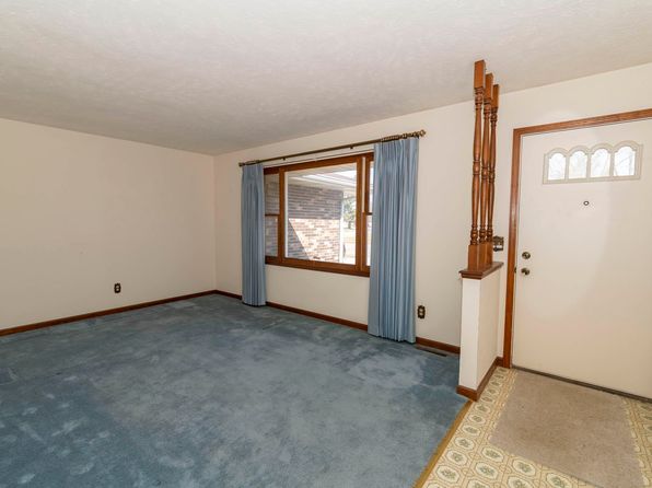 1906 Somersworth Dr, South Bend, IN 46614