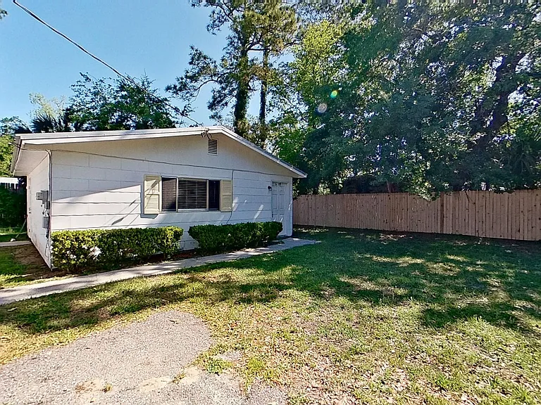 5709 Sue Ln — Photo 8
