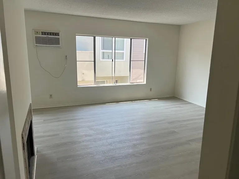 3837 Prospect Ave #4 — Photo 4