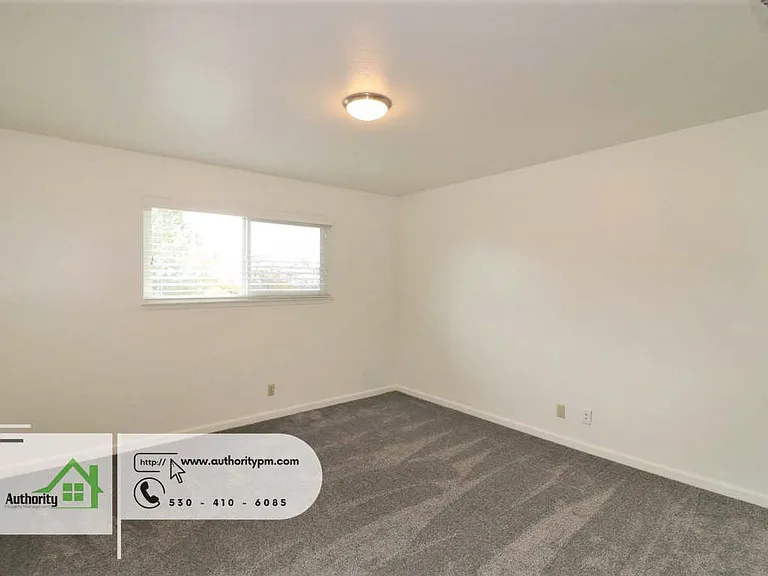 4445 Dogwood Ln #A — Photo 10