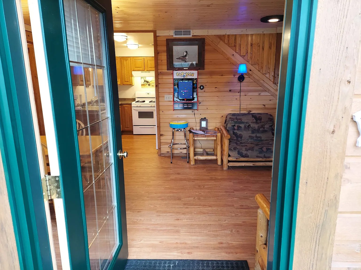 3 bed, 1200 sqft, $2,220 — Photo 2