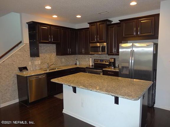 5th image of 7063 Crispin Cove Dr