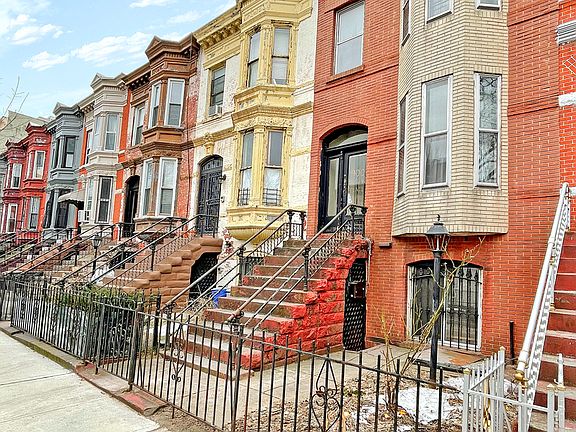 2nd image of 900 Sterling Pl