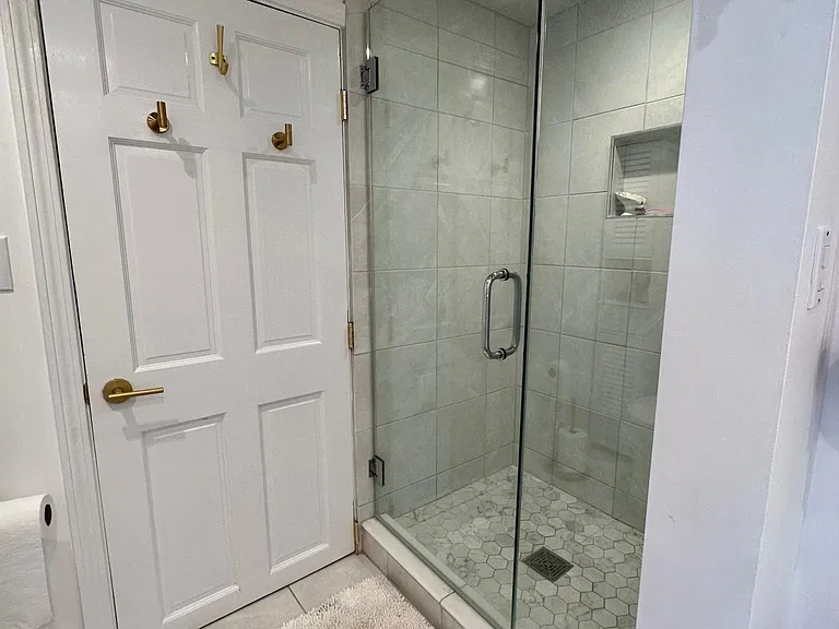 92 Foster Ave — Photo 37
