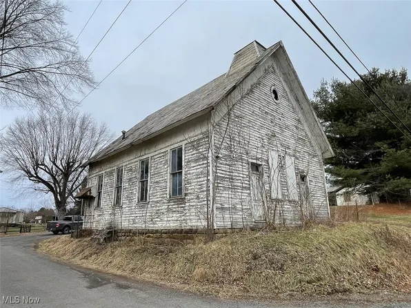 10621 Rochester Rd, East Rochester, OH 44625