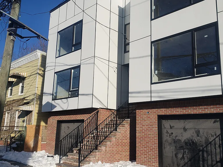 408 S 8th St — Photo 1