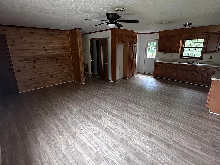 1206 Collard Valley Rd — Photo 6