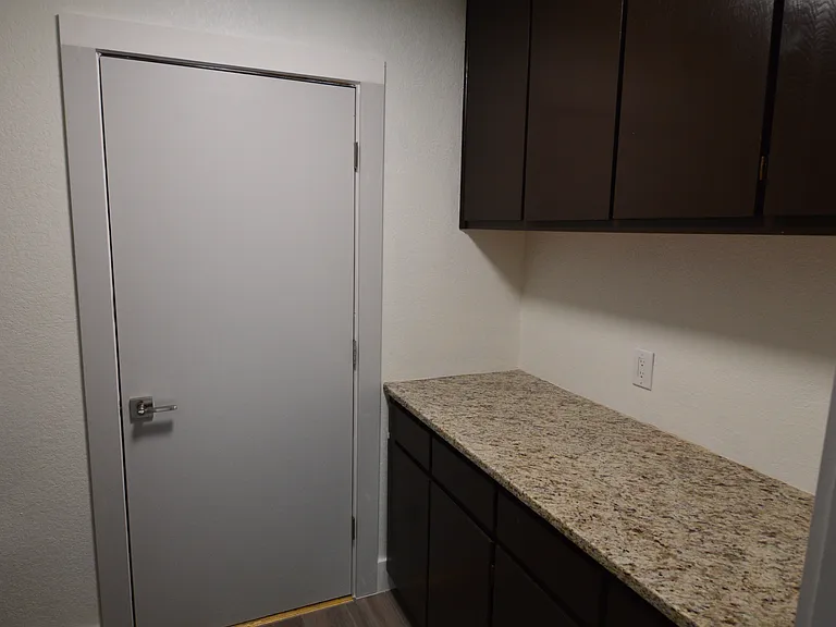 1722 Zimmerman Ln — Photo 14