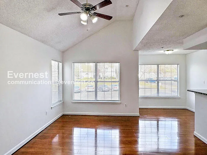 1011 Fallcrest Ct #202 — Photo 7