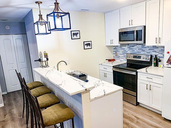 4th image of 15 Chesapeake Dr #15