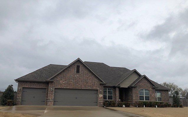 1st image of 463 Browning Cir