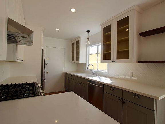 4th image of 451 San Vicente Blvd APT 10